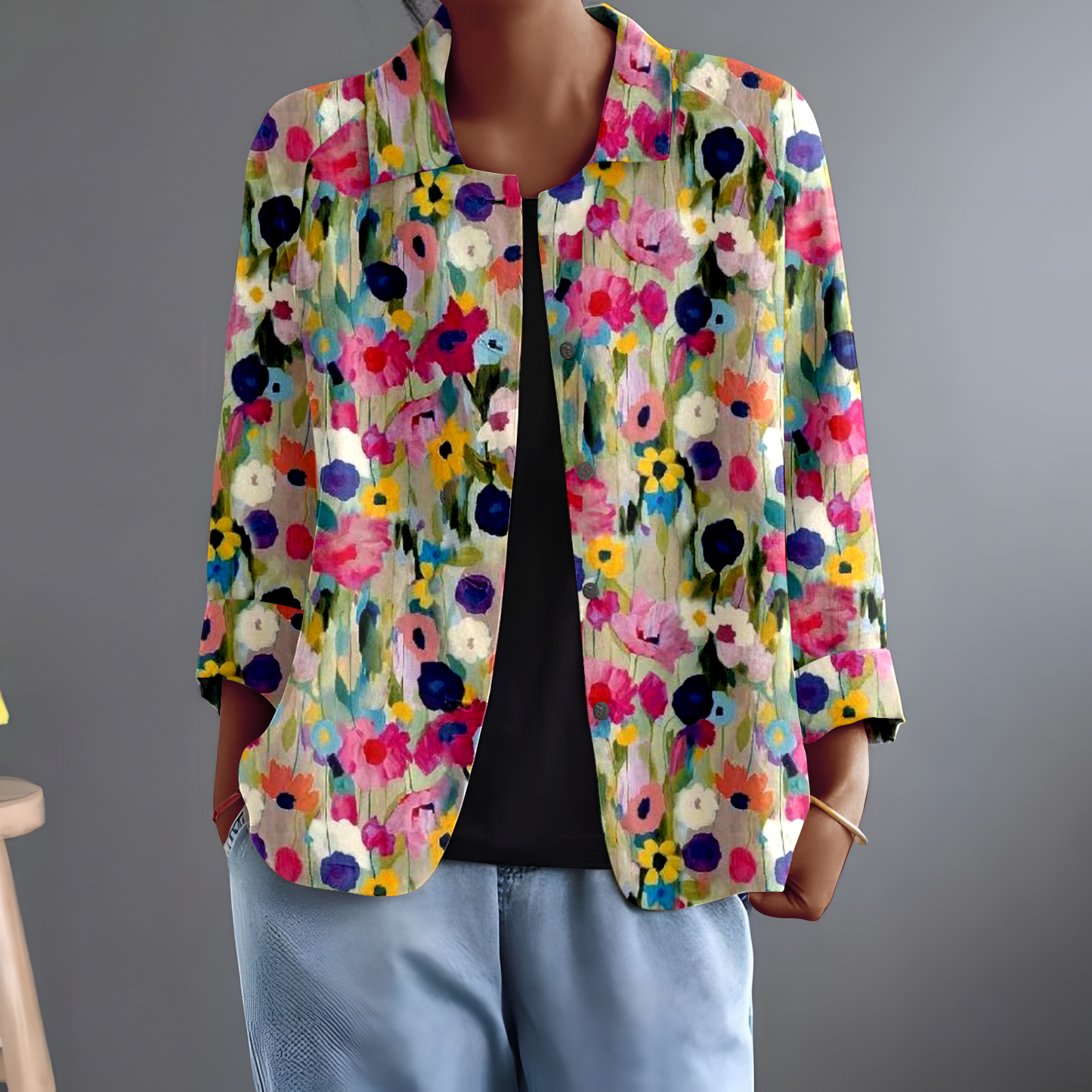 Wygodna i swobodna koszula zapinana na guziki, z ładnym kwiatowym wzorem