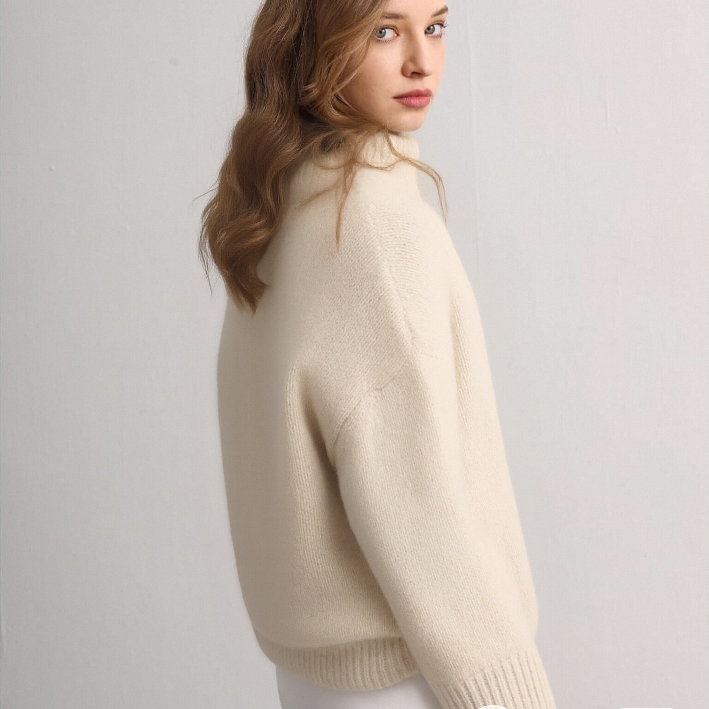 Kaszmirowy sweterek z golfem