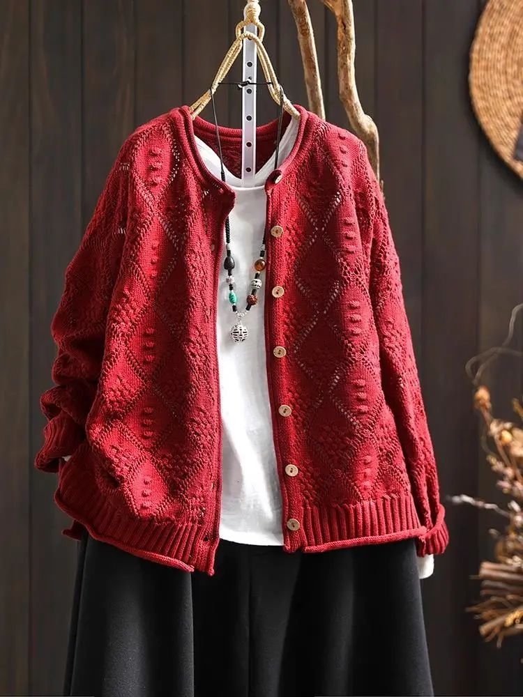 Elegancki i wygodny damski sweter kardigan z dzianiny w kwiaty