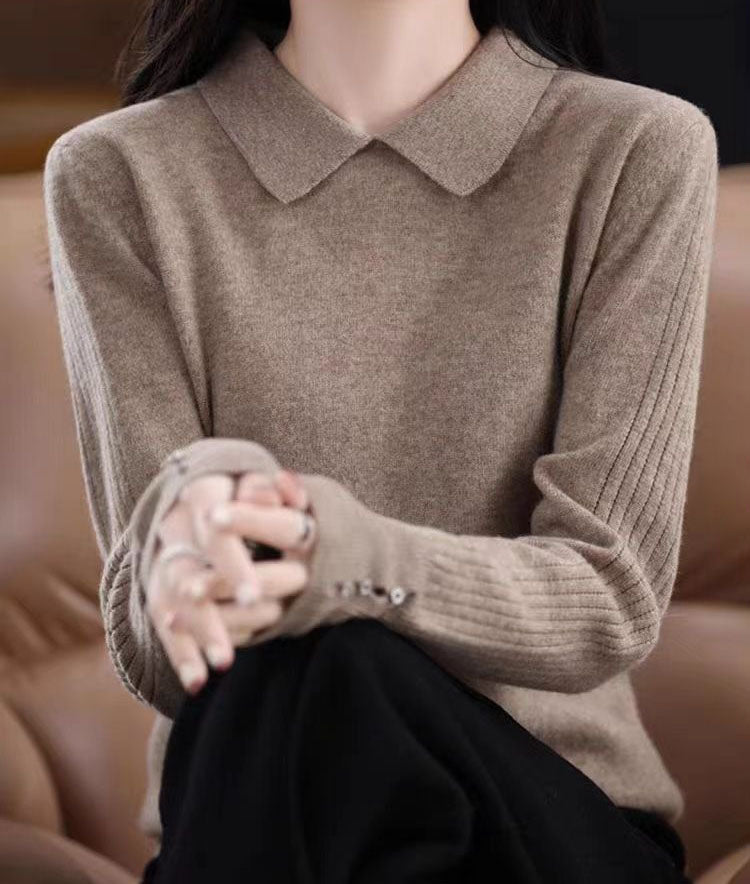 Elegancki i wygodny sweter z kaszmirowymi klapami w jednolitym kolorze