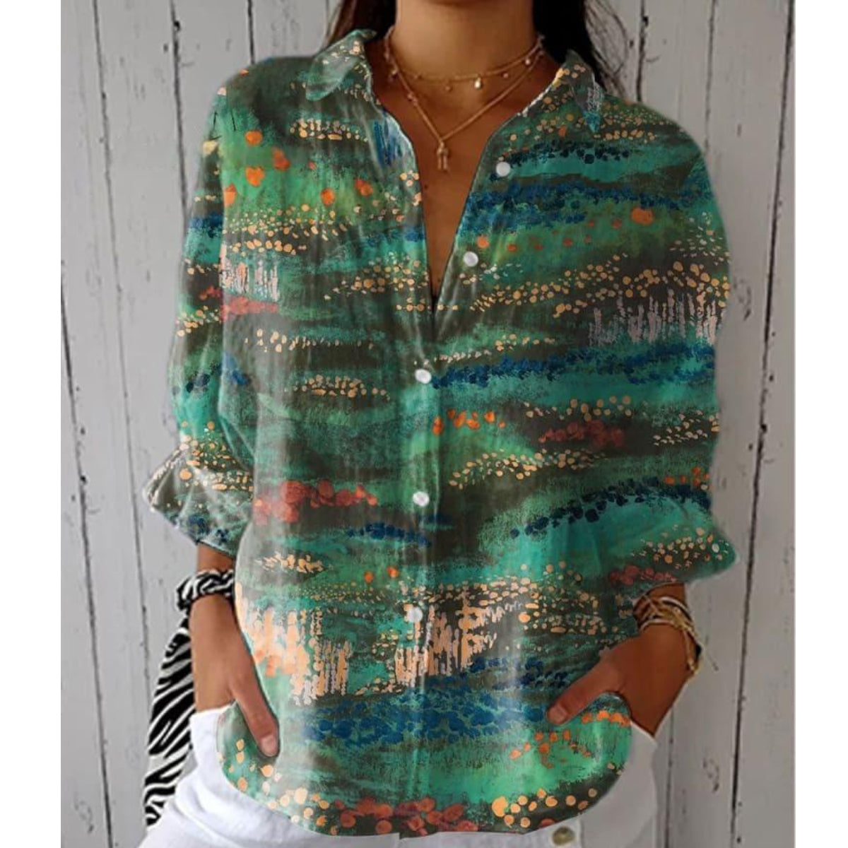 Zielona koszula z długim rękawem i teksturą malowaną olejem