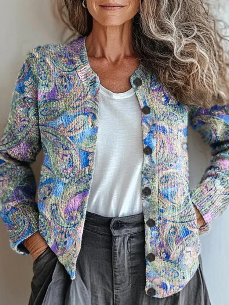 Elegancki i wygodny kardigan w niebiesko-fioletowe kwiaty