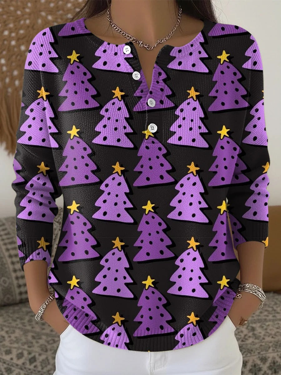 Elegancki i wygodny czarny kardigan ozdobiony fioletowym wzorem choinki i ozdobnymi guzikami.