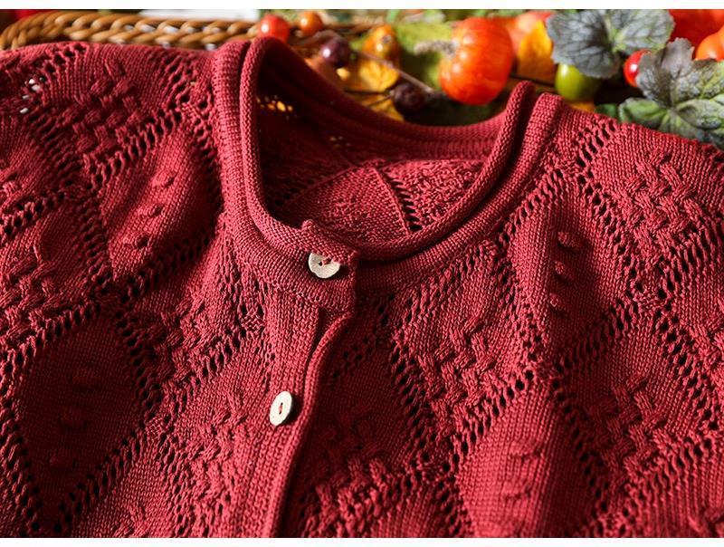 Elegancki i wygodny damski sweter kardigan z dzianiny w kwiaty