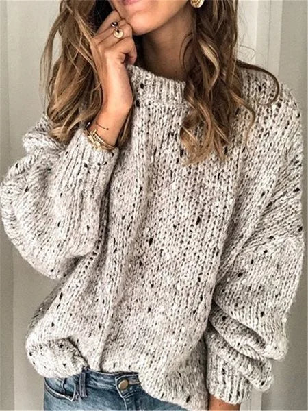 Gruby, dzianinowy sweter w kolorze konopi, z okrągłym dekoltem