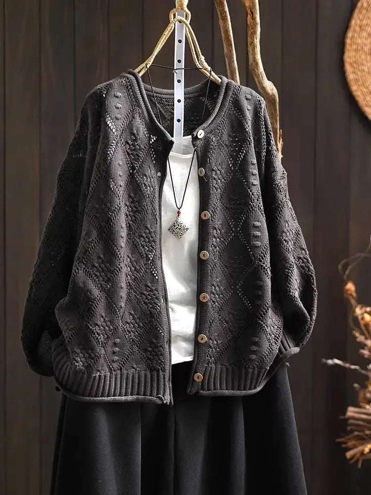 Elegancki i wygodny damski sweter kardigan z dzianiny w kwiaty