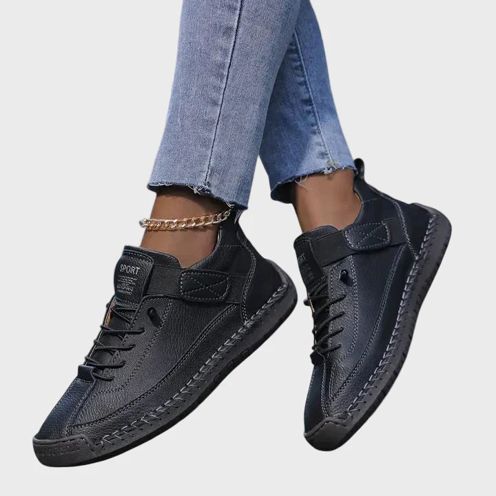 Wygodne damskie buty sportowe ze skórzanymi cholewkami, antypoślizgową i odporną na zużycie podeszwą ze skóry bydlęcej, sznurowane, dostępne w różnych kolorach