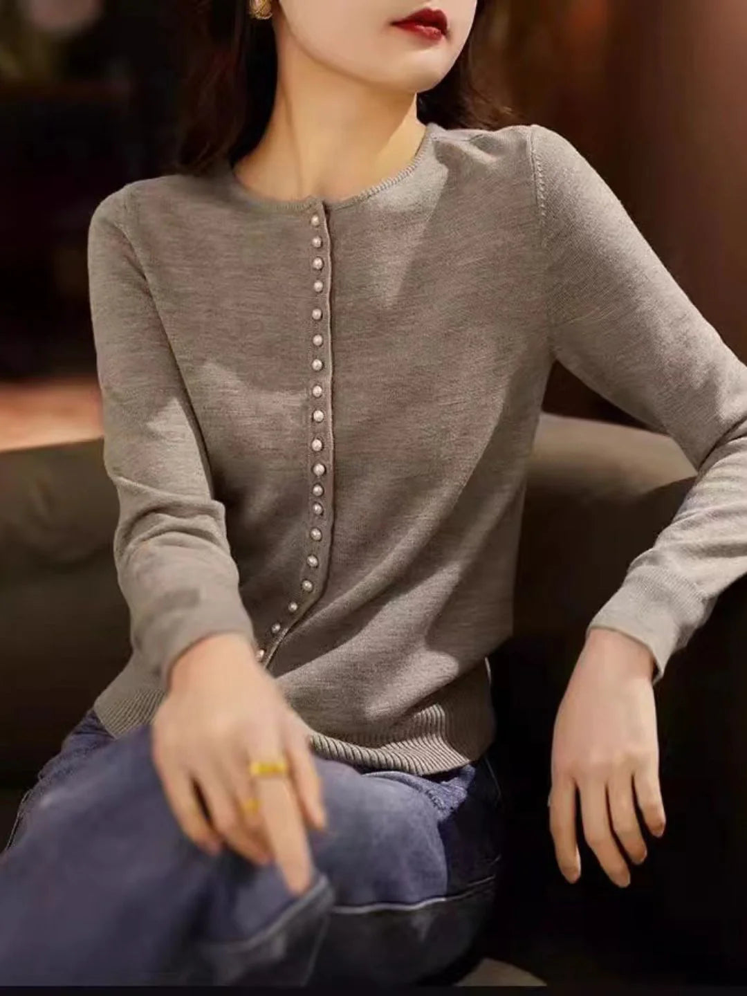 Elegancki i wygodny kardigan w stylu retro, w jednolitym kolorze, z okrągłym dekoltem, miękki jak chmurka