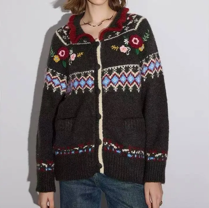Elegancki i wygodny sweter z trójwymiarowymi kwiatowymi klapami, luźna wersja na jesień i zimę