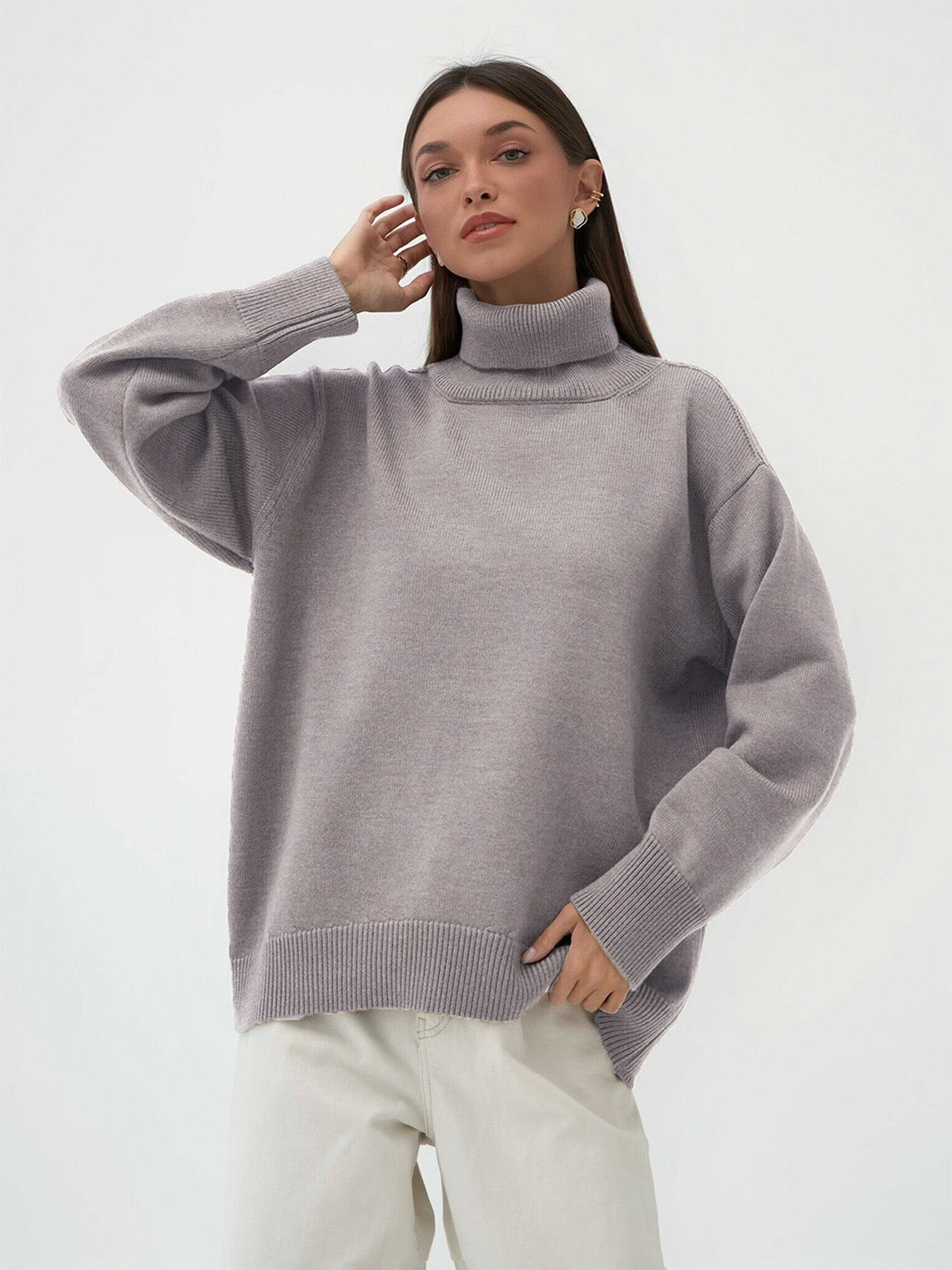 Elegancki i wygodny sweter z wysokim kołnierzem, dostępny w różnych kolorach