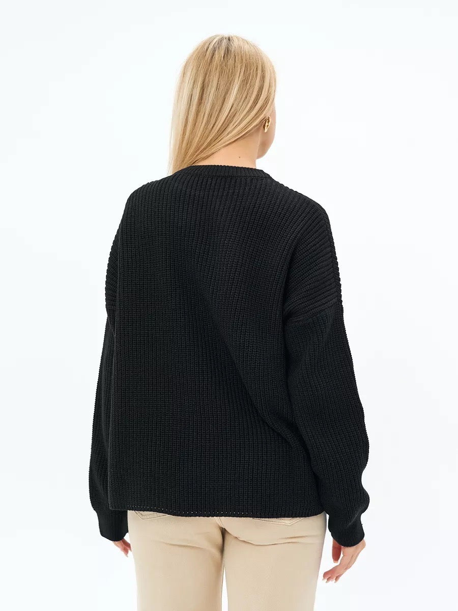 Elegancki i wygodny sweter z okrągłym dekoltem w jednolitym kolorze, miękki w dotyku