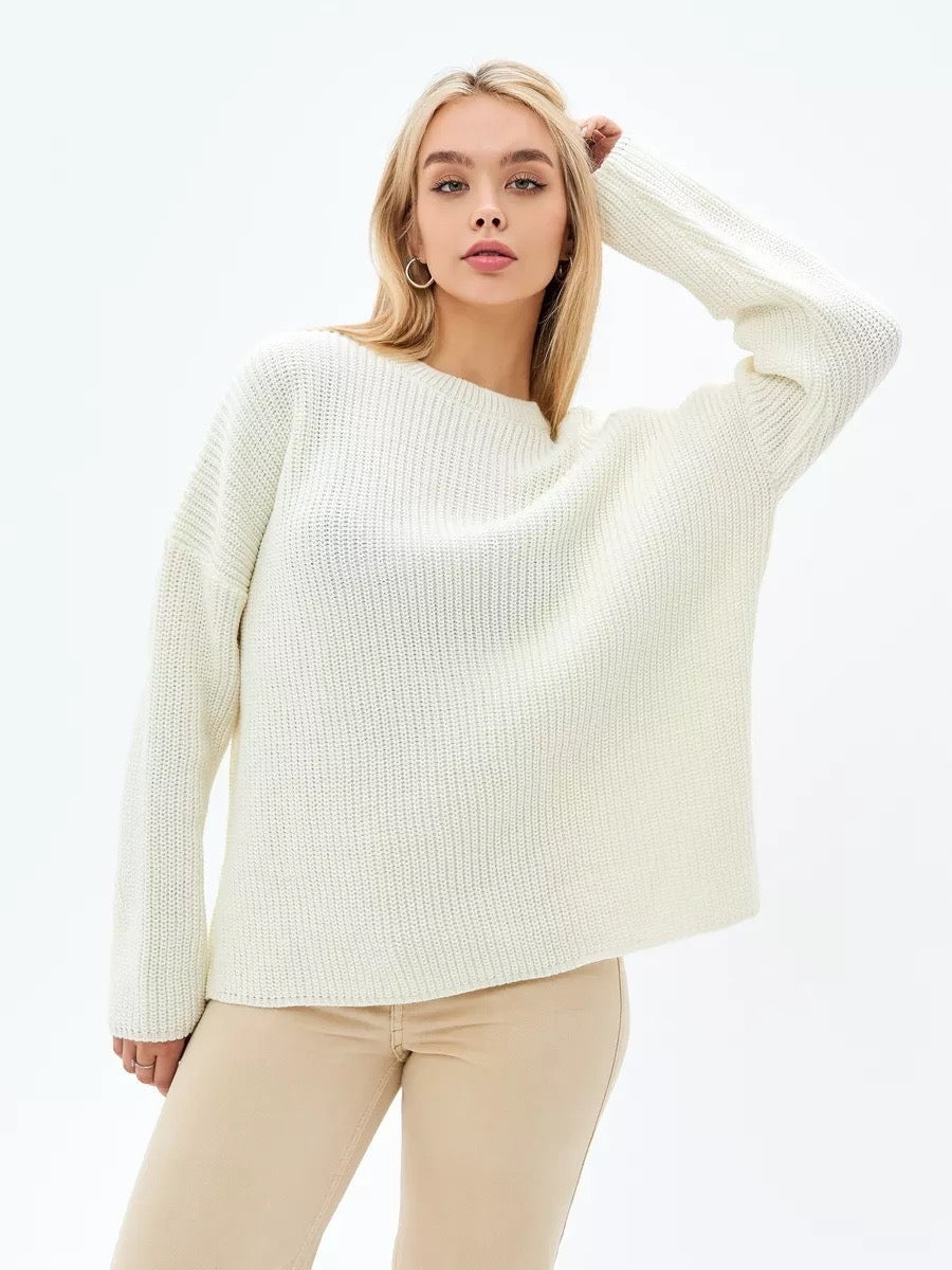 Elegancki i wygodny sweter z okrągłym dekoltem w jednolitym kolorze, miękki w dotyku