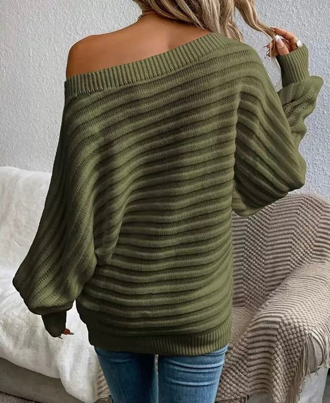 Elegancki i wygodny sweter z skośnym dekoltem i rękawami typu nietoperz