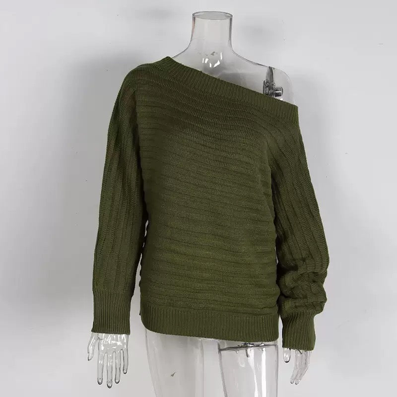 Elegancki i wygodny sweter z skośnym dekoltem i rękawami typu nietoperz