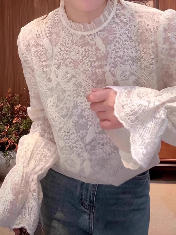 Elegancka i wygodna koszula retro z długim rękawem wykonana z koronki