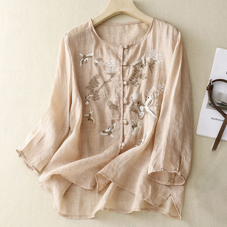 Elegancka koszula z haftem w stylu vintage z ptakami i kwiatami zapinana na guziki