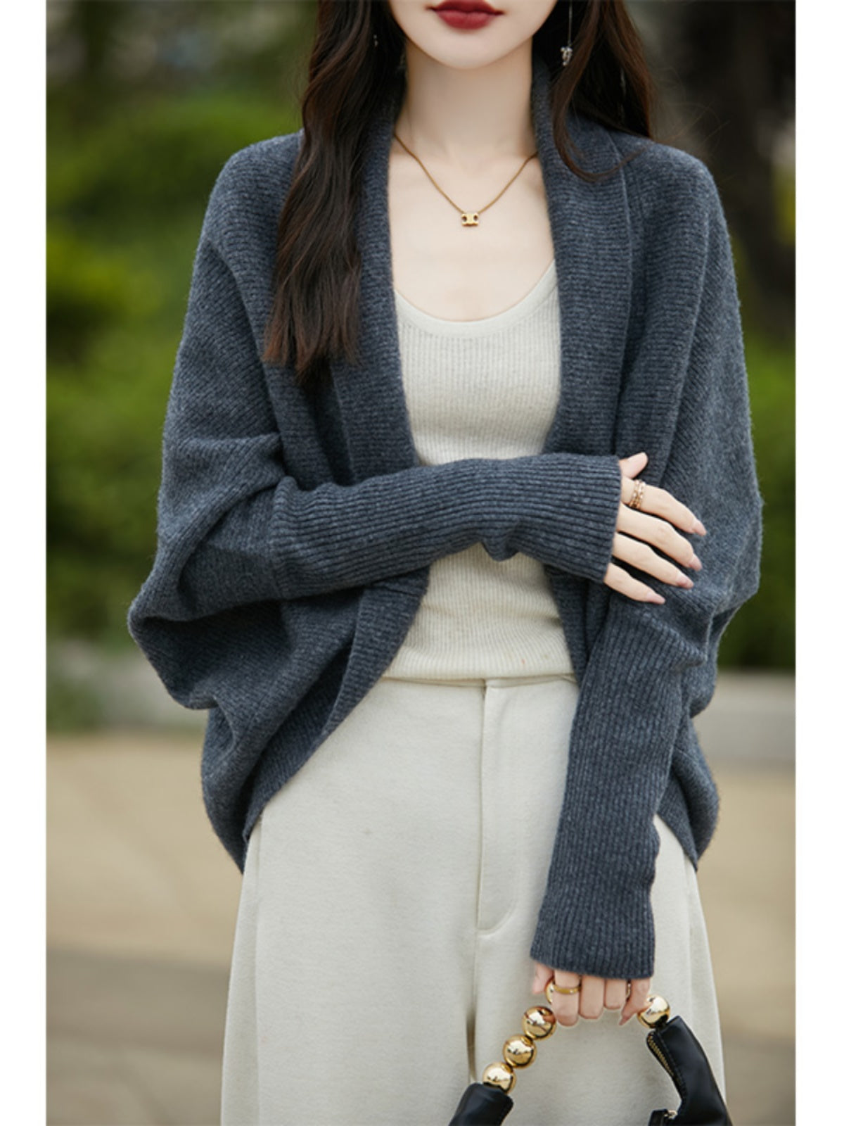 Elegancki i wygodny damski sweter kardigan w jednolitym kolorze, dostępny w czterech kolorach