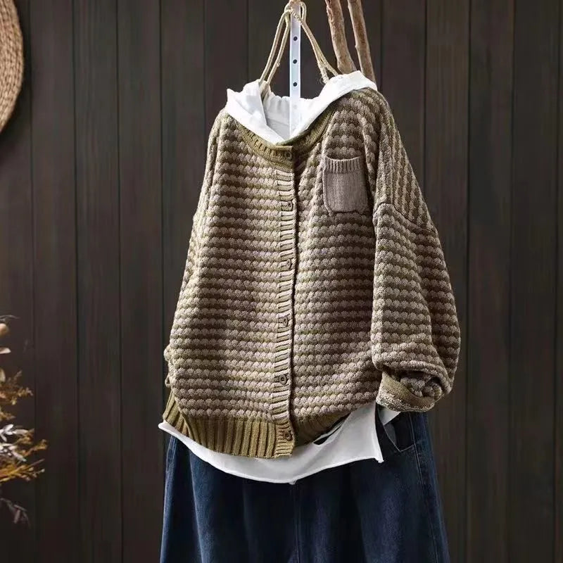 Elegancki i wygodny sweter kardigan dla kobiet, odpowiedni do noszenia na co dzień