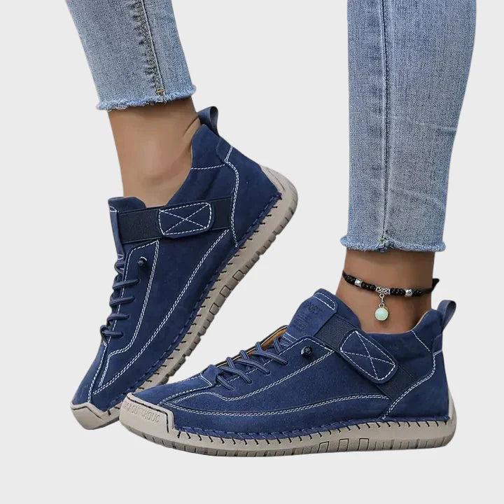 Wygodne damskie buty sportowe ze skórzanymi cholewkami, antypoślizgową i odporną na zużycie podeszwą ze skóry bydlęcej, sznurowane, dostępne w różnych kolorach