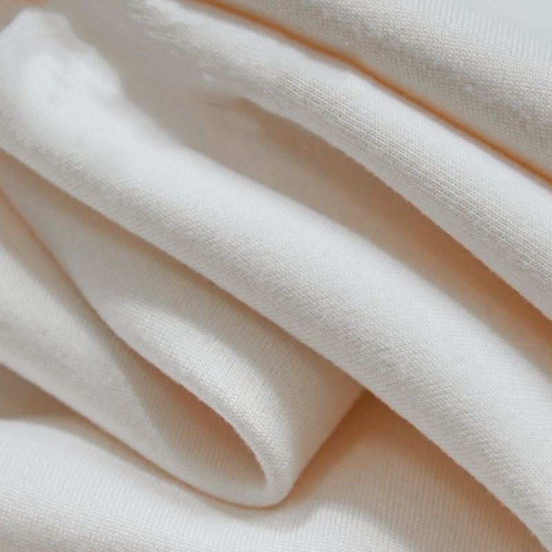 Klasyczna i wygodna bluza w jednolitym kolorze, swobodna i uniwersalna.