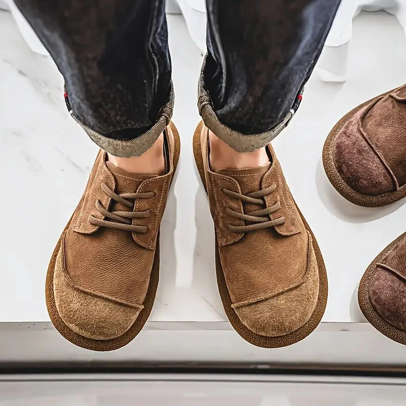 Buty skórzane męskie wykonane z najwyższej jakości skóry bydlęcej, oddychające i antypoślizgowe.