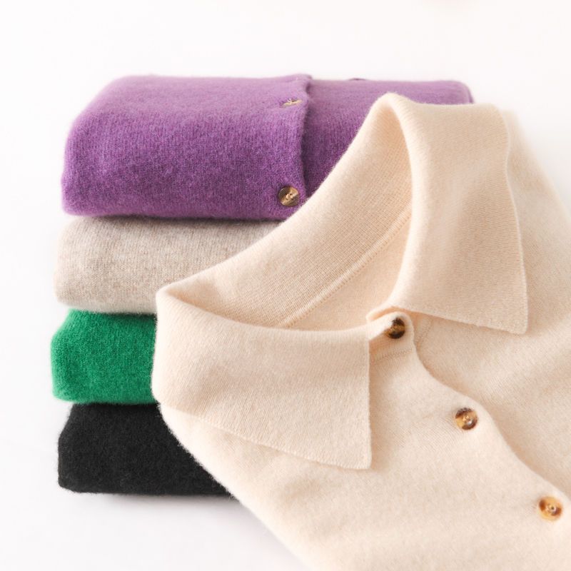 Elegancki i wygodny sweter z kaszmirowymi klapami w jednolitym kolorze