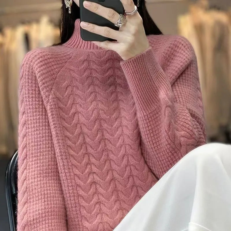 Elegancki i wygodny damski sweter z golfem w jednolitym kolorze o fakturze kaszmiru