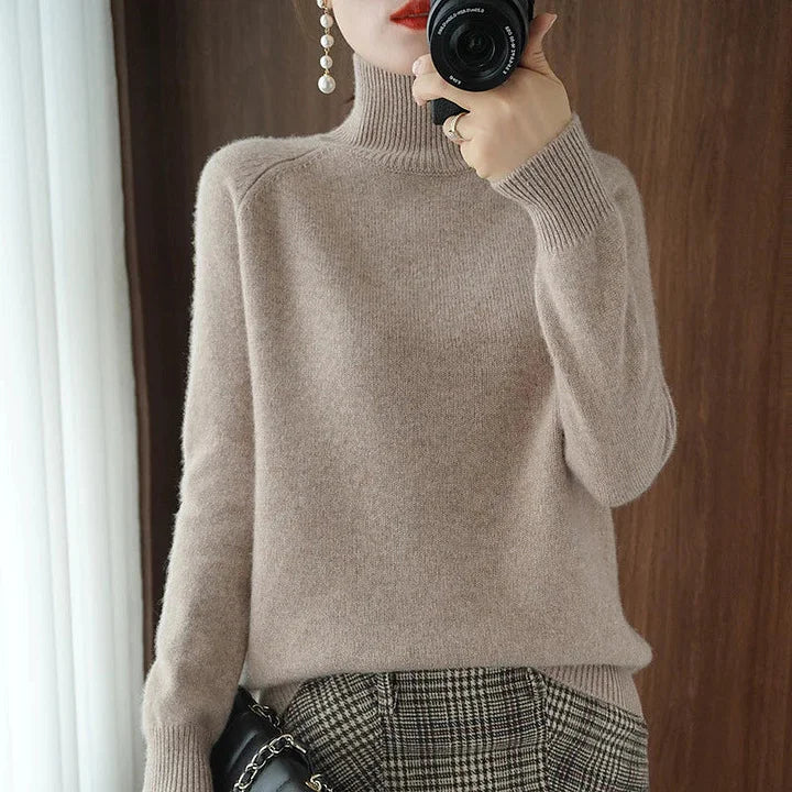 Elegancki i wygodny sweter z kaszmiru w jednolitym kolorze z okrągłym dekoltem