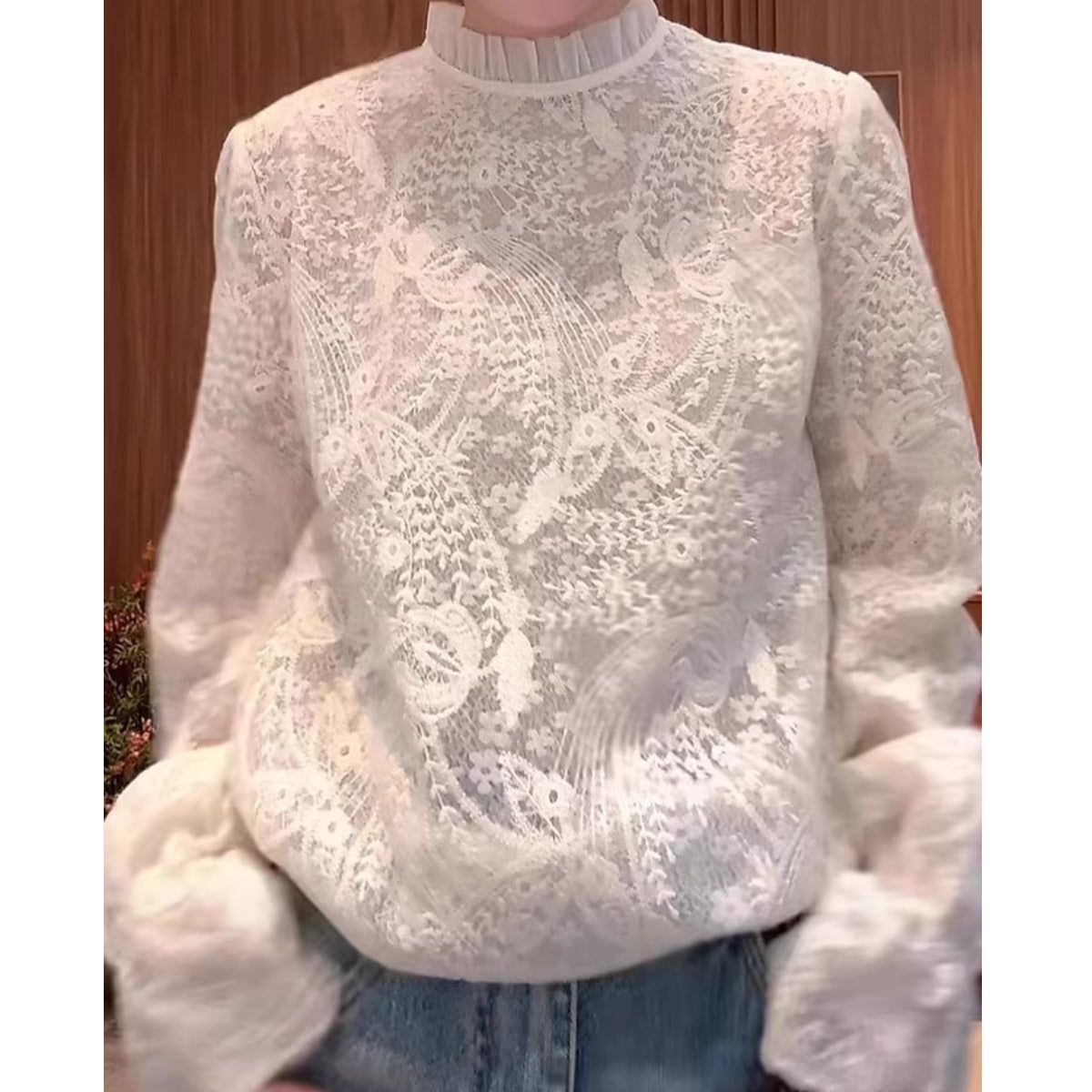 Elegancka i wygodna koszula retro z długim rękawem wykonana z koronki
