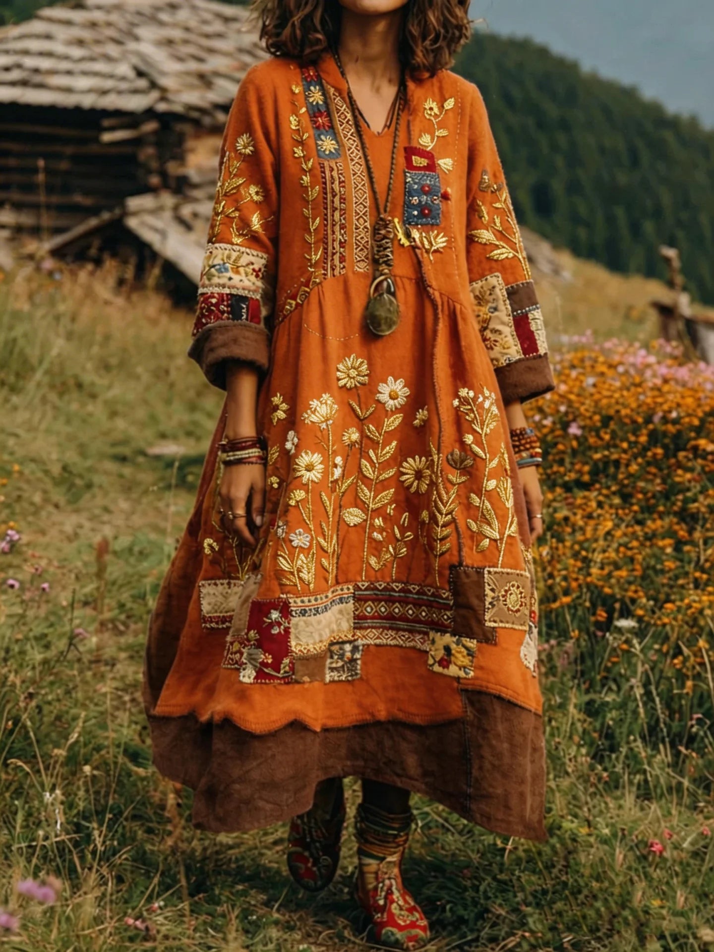 Ta luźna, wygodna, wielokolorowa sukienka w bloki kolorystyczne jest elegancka i swobodna, ozdobiona kwiatowym nadrukiem i wyposażona w dekolt w serek.