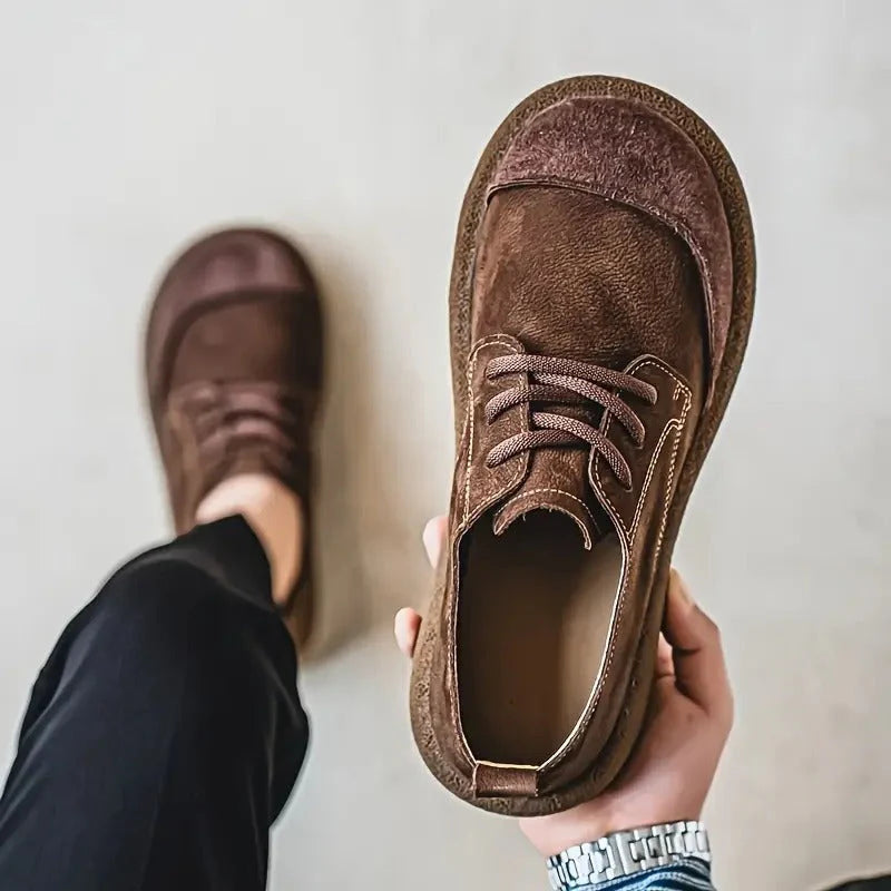 Buty skórzane męskie wykonane z najwyższej jakości skóry bydlęcej, oddychające i antypoślizgowe.
