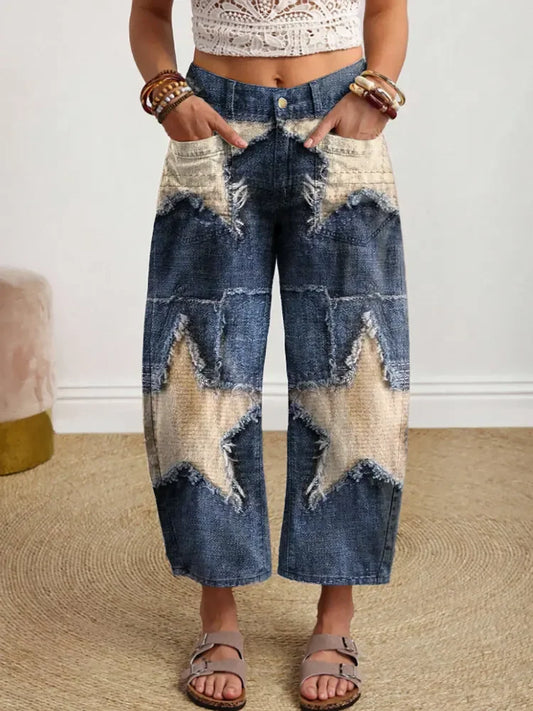 Te luźne jeansy damskie ozdobione są wzorem przedstawiającym dużą pięcioramienną gwiazdę, nadają się do noszenia na co dzień, mają kieszenie, średni stan i proste nogawki.