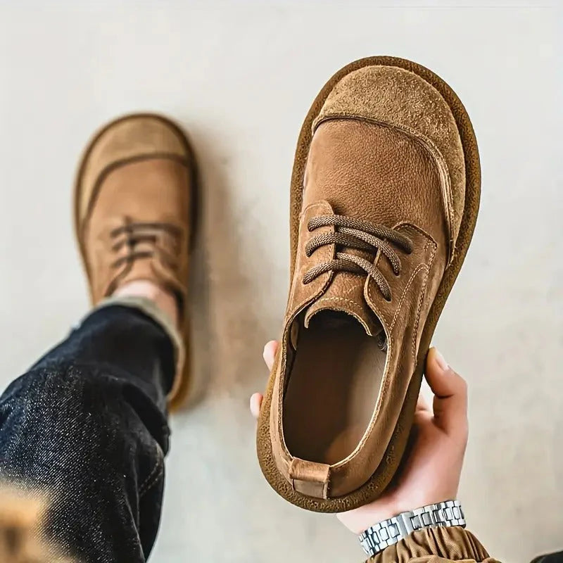 Buty skórzane męskie wykonane z najwyższej jakości skóry bydlęcej, oddychające i antypoślizgowe.