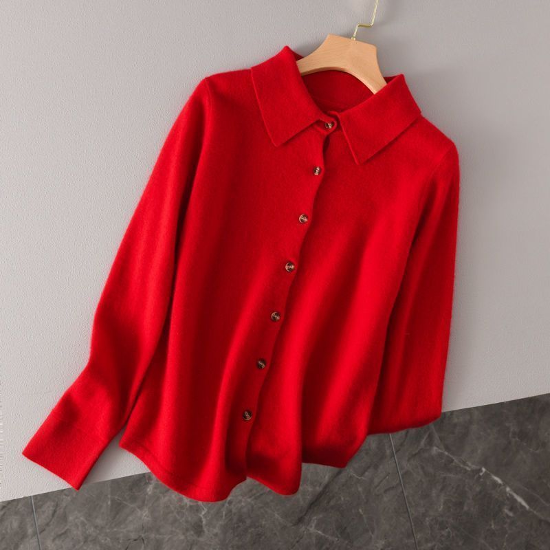 Elegancki i wygodny sweter z kaszmirowymi klapami w jednolitym kolorze