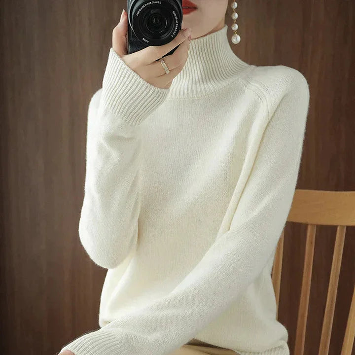 Elegancki i wygodny sweter z kaszmiru w jednolitym kolorze z okrągłym dekoltem