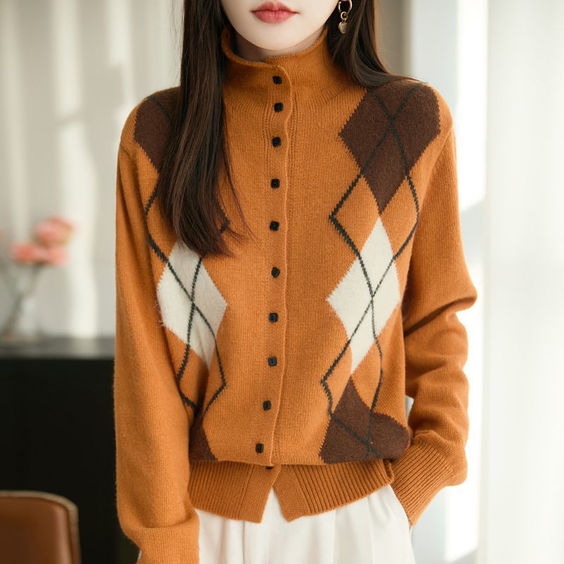 Elegancki i wygodny damski kardigan dzianinowy z geometrycznym nadrukiem i guzikami.