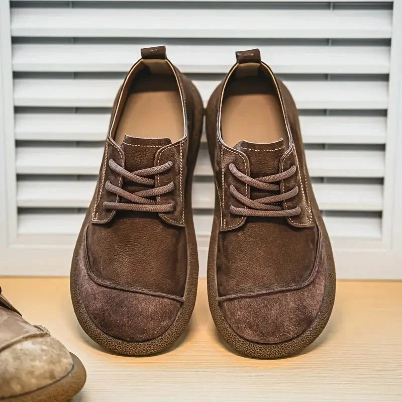 Buty skórzane męskie wykonane z najwyższej jakości skóry bydlęcej, oddychające i antypoślizgowe.