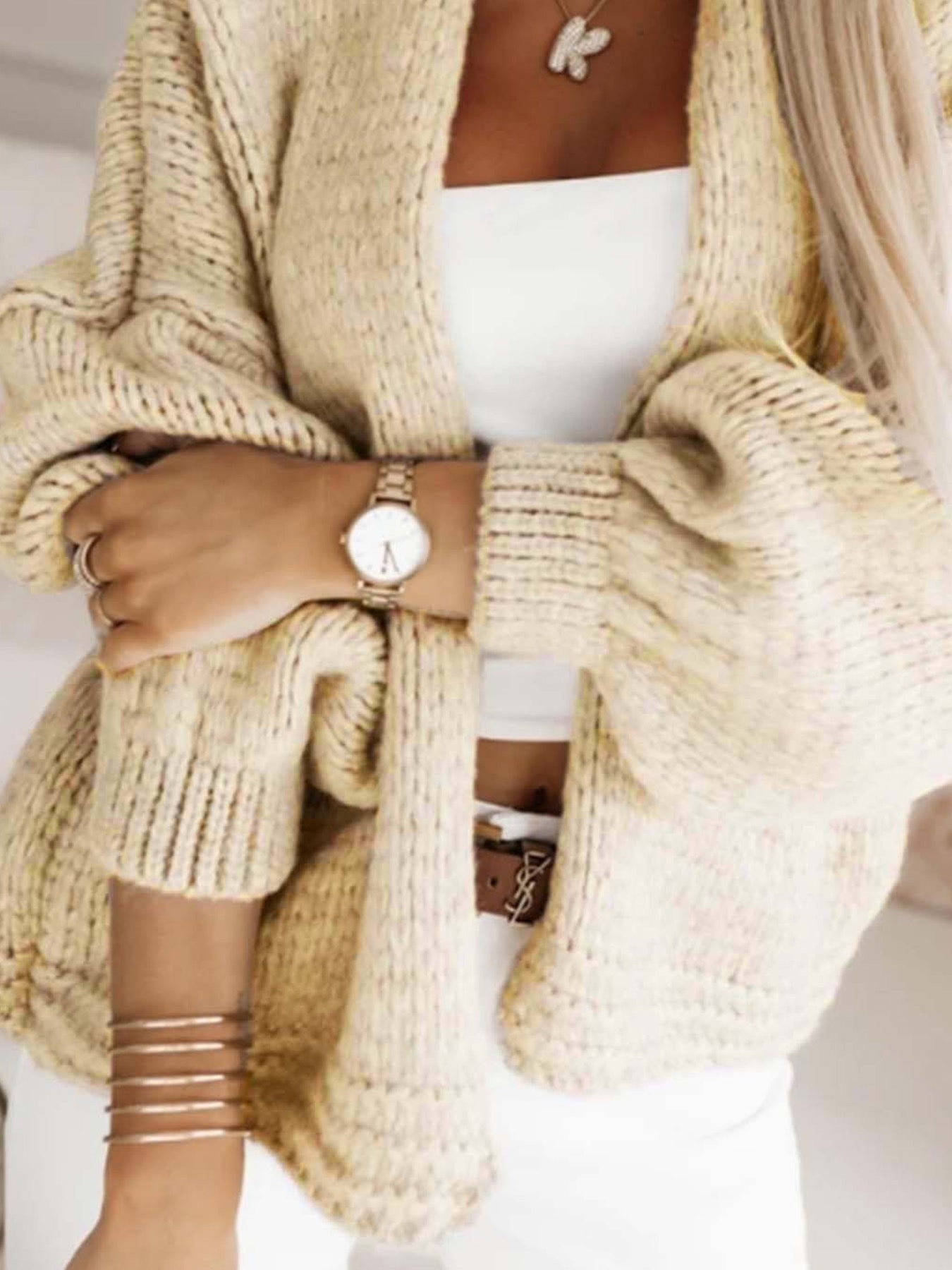 Elegancki i wygodny sweter kardigan w kolorze khaki