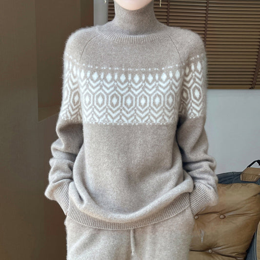 Elegancki i wygodny sweter z golfem, miękki i ciepły, z geometrycznym wzorem żakardowym.