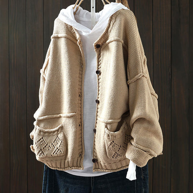 Sweter w stylu retro wykonany z dzianiny patchworkowej, łączący w sobie artystyczny, swobodny i swobodny styl.