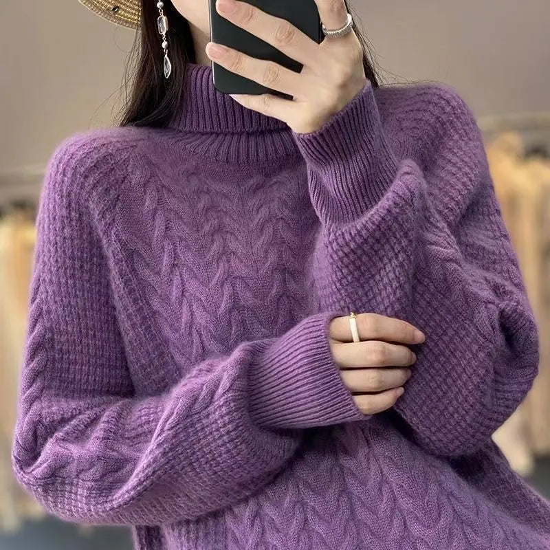 Elegancki i wygodny damski sweter z golfem w jednolitym kolorze o fakturze kaszmiru