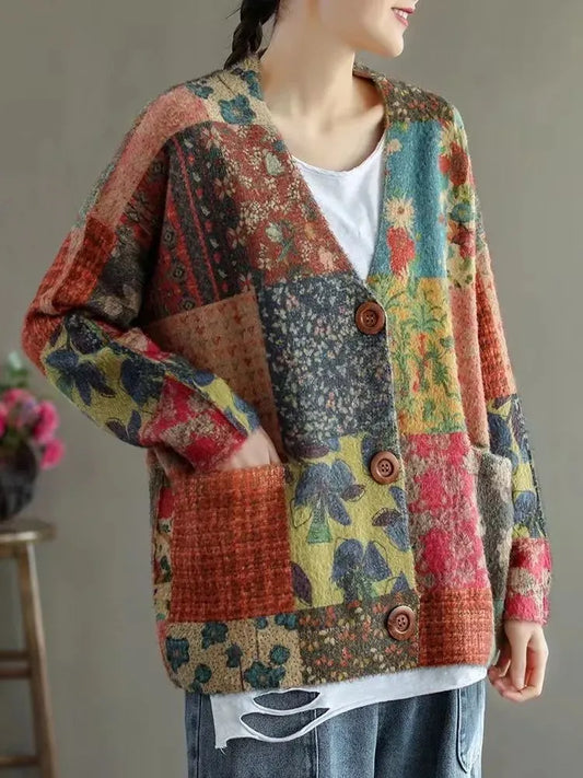 Sweter damski z kwiatowym wzorem w różnych kolorach, elegancki krój, odpowiedni do noszenia na co dzień