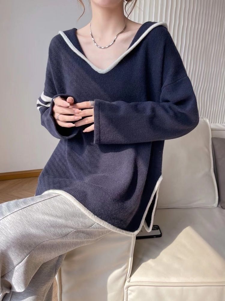 Elegancki i wygodny damski sweter z kapturem i wzorem w cztery paski