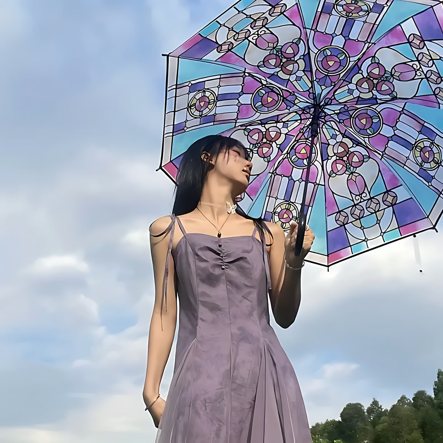 Piękny składany parasol w stylu retro, przezroczysty, z malowanym wzorem