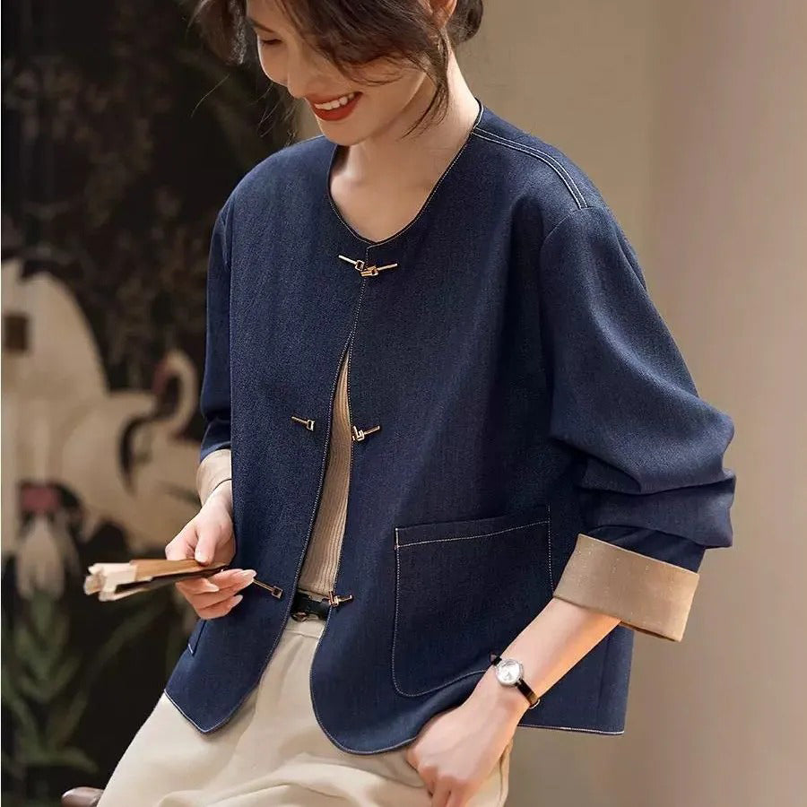 Elegancka i wygodna koszula z imitacji jeansu z brązowymi mankietami