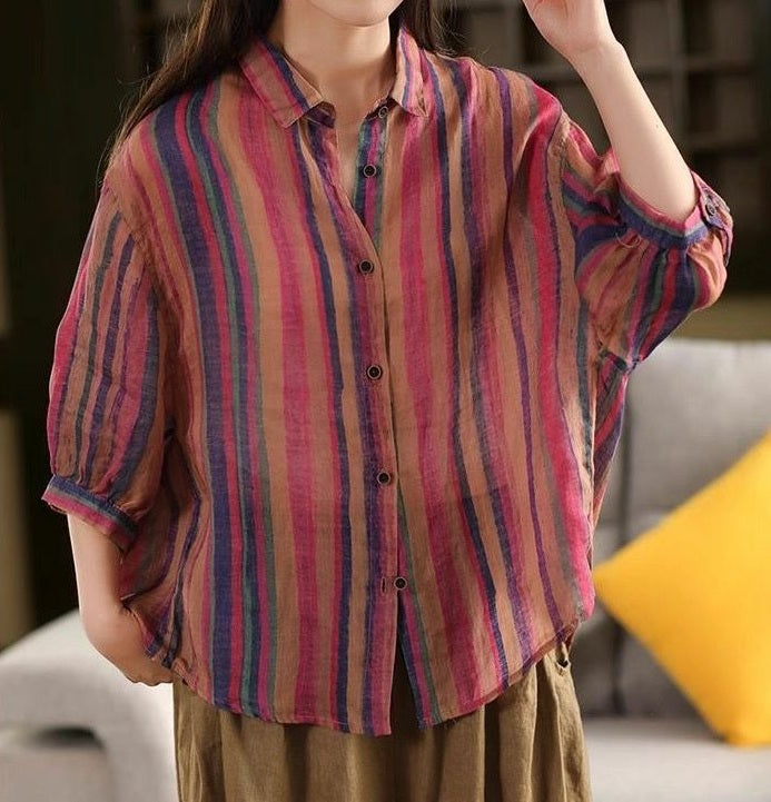 Wygodna damska koszula z rękawem 3/4, kolorowymi paskami, długimi rękawami i zapięciem na guziki