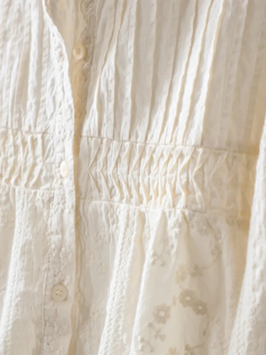 Nowa, luźna koszula w stylu francuskim z zakładkami harmonijkowymi, wykonana z czystej bawełny i ozdobiona haftowanym wzorem kwiatowym.