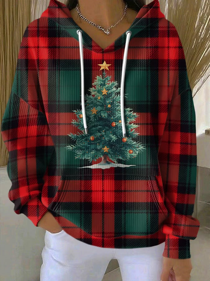 Klasyczna i wygodna bluza z kapturem w czerwono-zieloną kratkę z grafiką choinki i kieszeniami z przodu